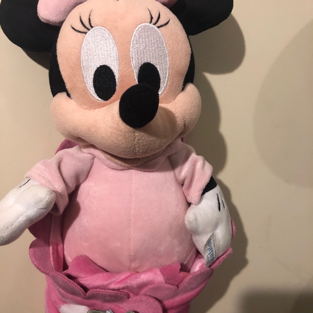 Minnie Mouse baby with blanket